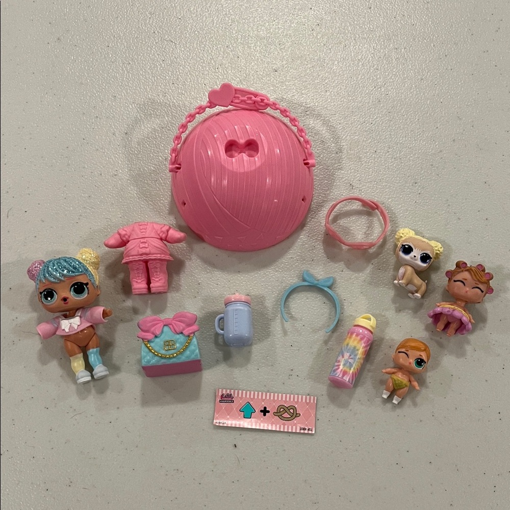 16 Piece LOL Surprise Dolls Set